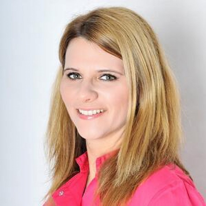 Dr. Kalmár Gabriella