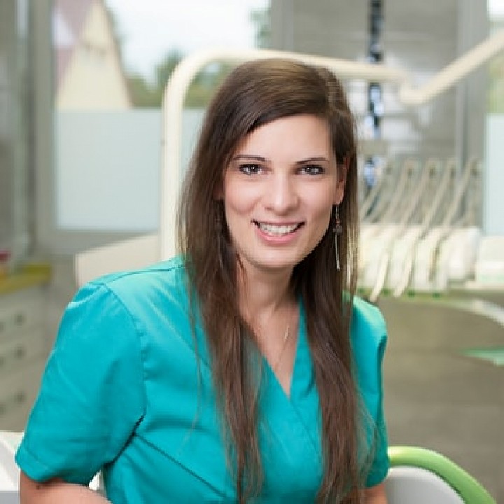 Dr. Gánti Bernadett